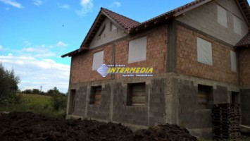 casa-la-rosu-de-vanzare-zona-vintul-de-jos-700-mp-teren-2